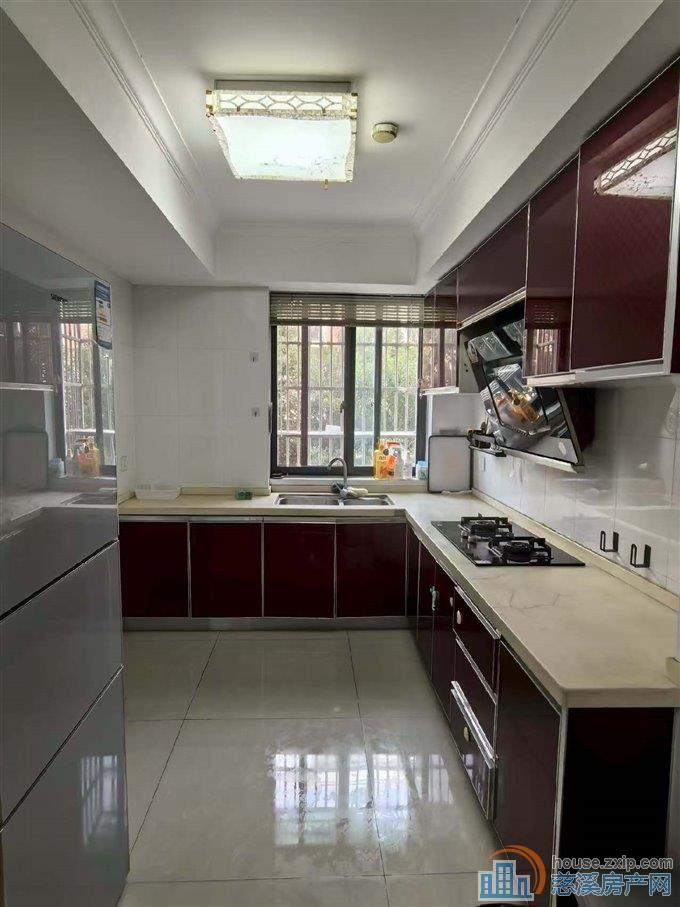 崇寿中诚家园101平精装二室1500元