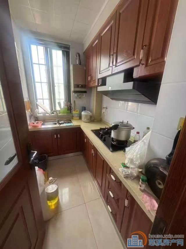 新潮塘北苑68平楼层佳边套精装92.8万