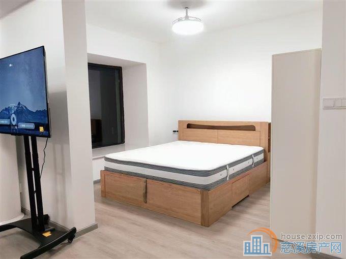 蔚蓝云图85平两室两厅精装2500元