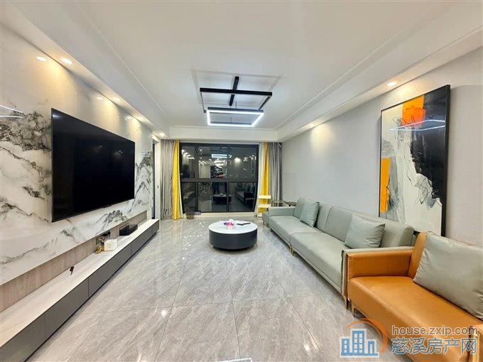 青樾府 精装131平方152万低总价