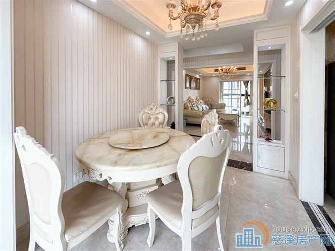 界牌新村138平145万送车位精装修