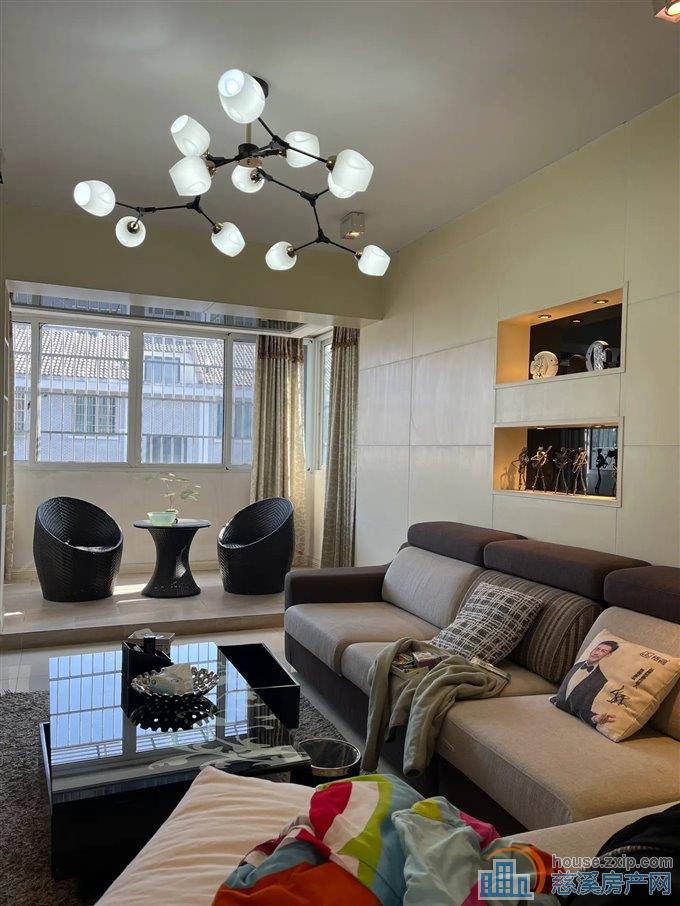 舜韵华庭131平78万带阁楼车库