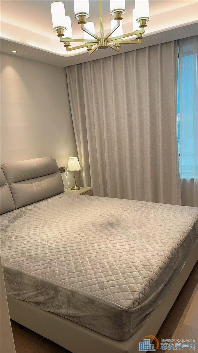 慈澜府东区三室精装带地暖6200包物业