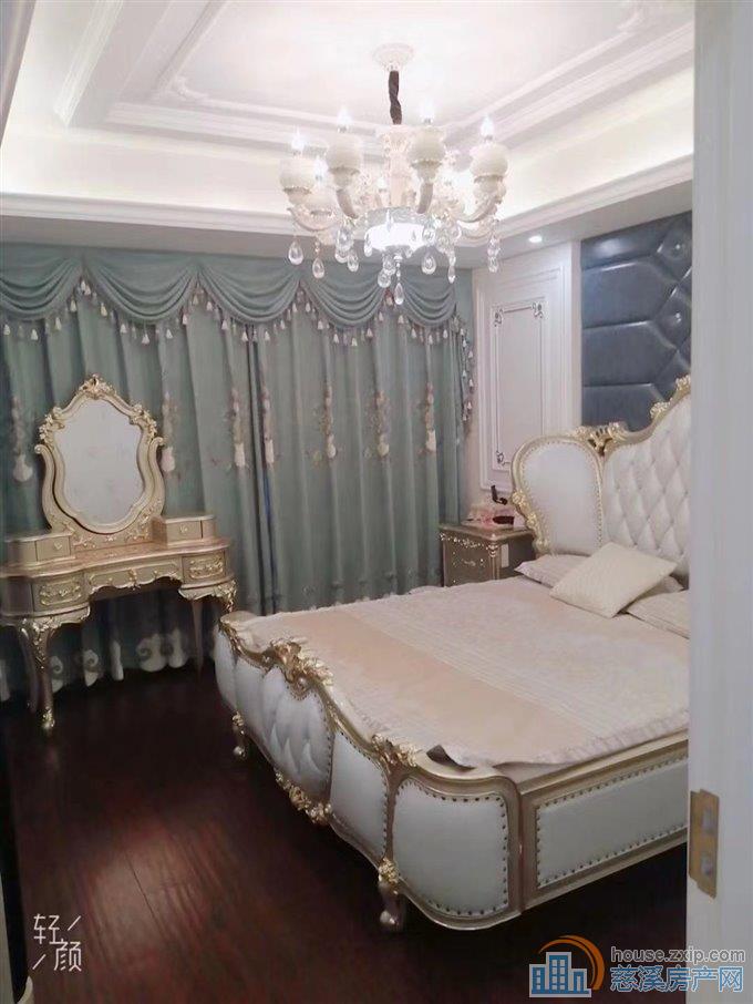 金色港湾227平豪装4室3卫包物业有车位