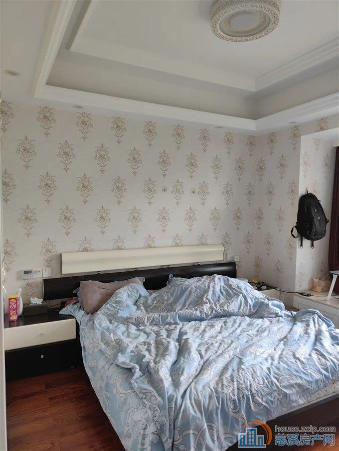 金仕华庭 118平 189万