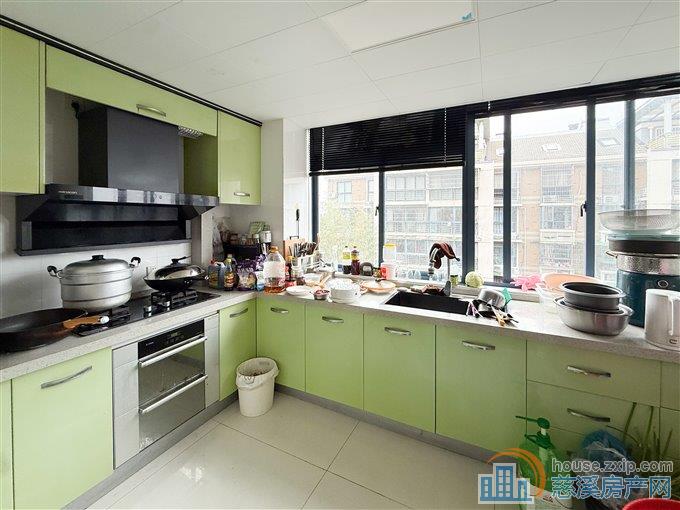 天和家园东区136平126万送车位