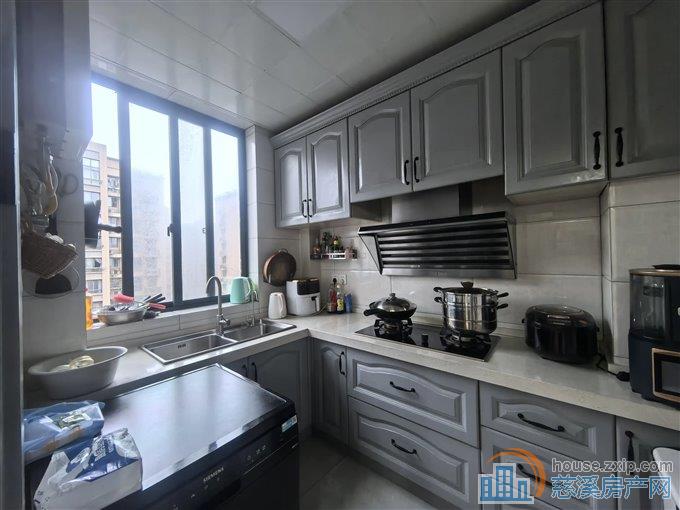 新潮塘南苑 精装修 带车位杂物间