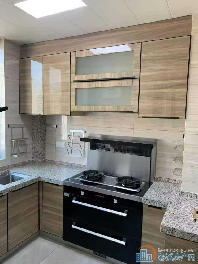 新潮塘南苑西区160平精装车位178万