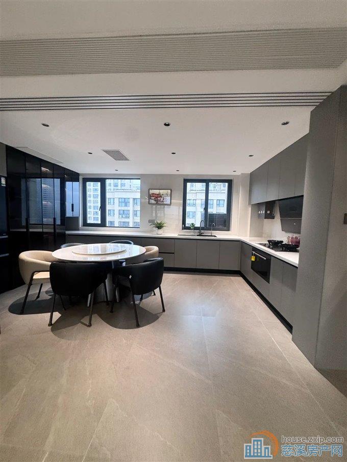 上河檀府,全新豪华装修328万带车位