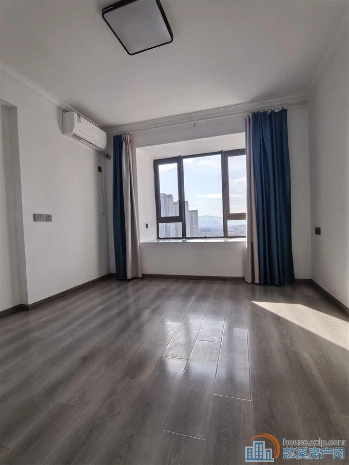 悦华府132平188万送车位四居室