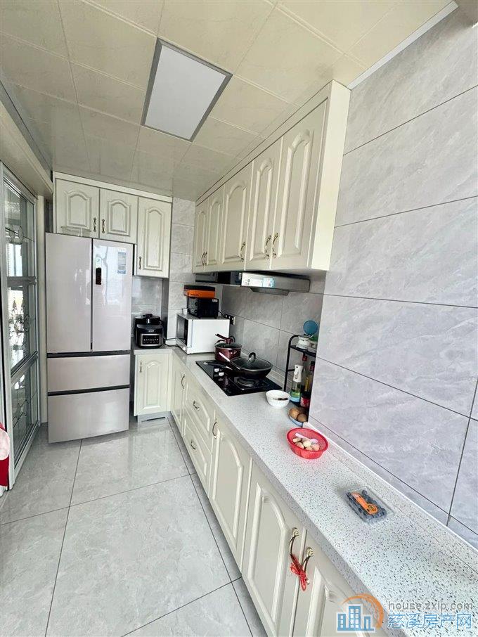 凤鸣梧桐府143平158万精装修