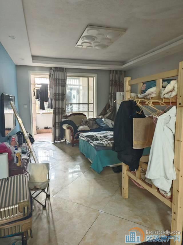 界牌新村房子在一楼132平毛坯125万