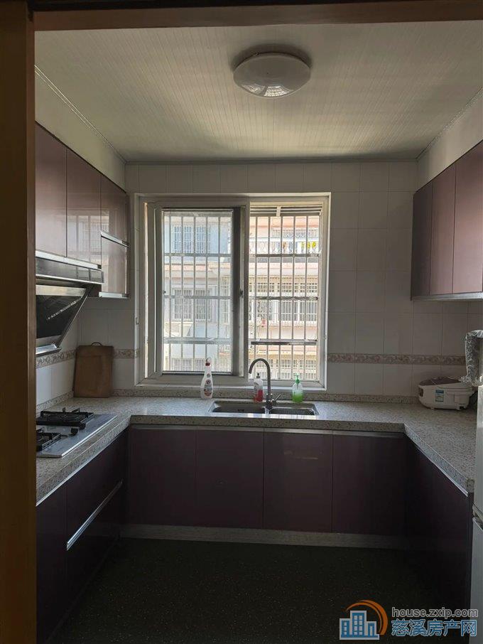 白云公寓161平128万送车库带露台