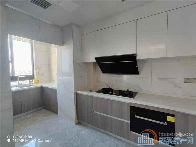 复地一期全屋地暖3室3卫加书房带车位