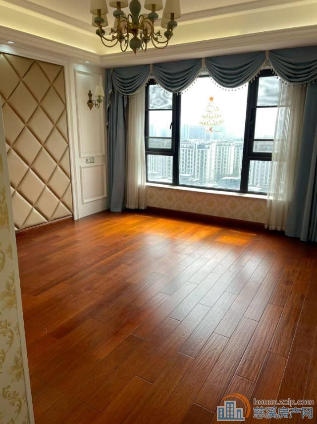 捡漏，金仕华庭 128平精装好楼层满2年