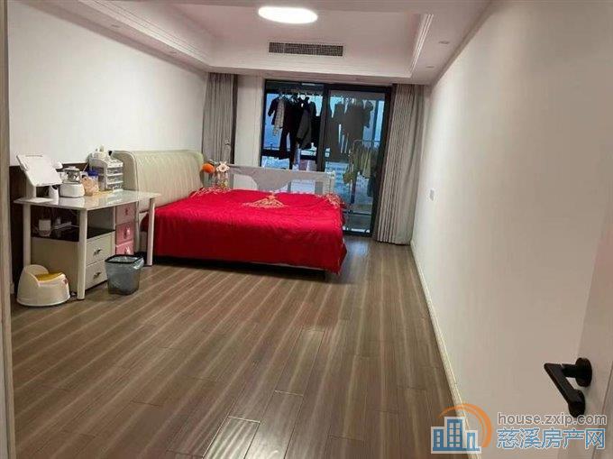 柏顿嘉园电梯房118平精装车位120万