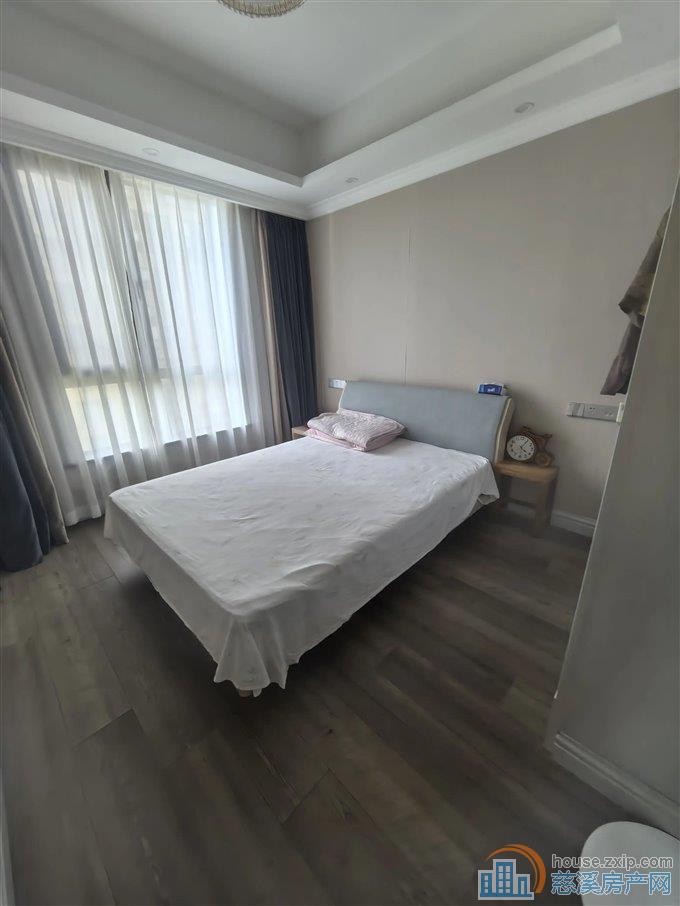 天悦湾花苑 豪装196平238万楼.王位