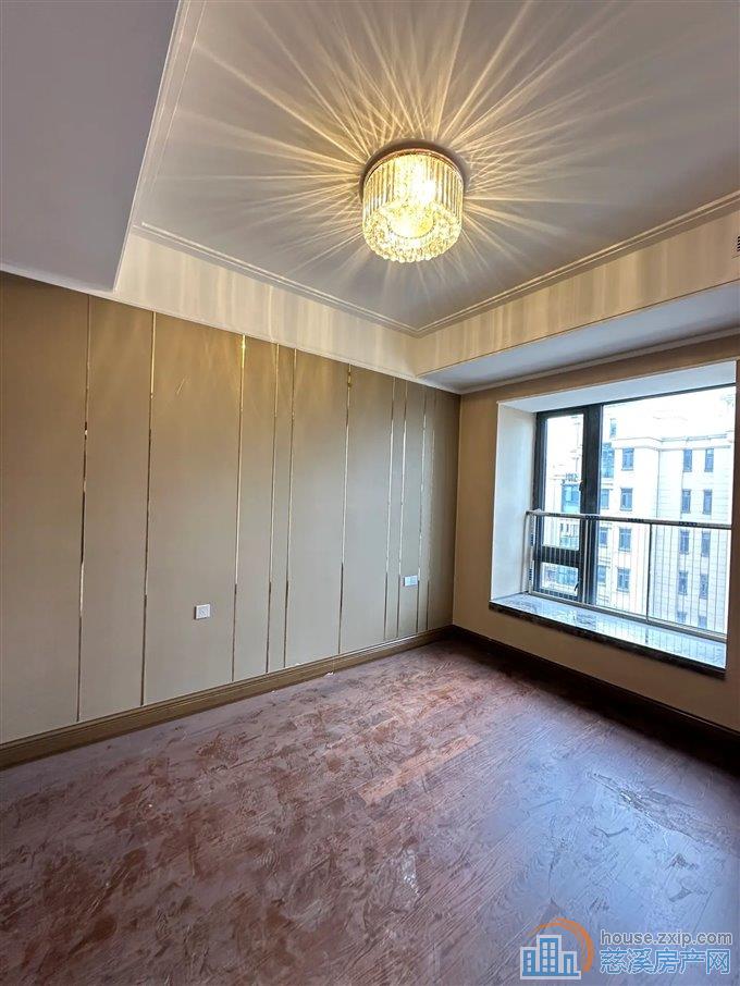 恒大河悦府126平120万精装修