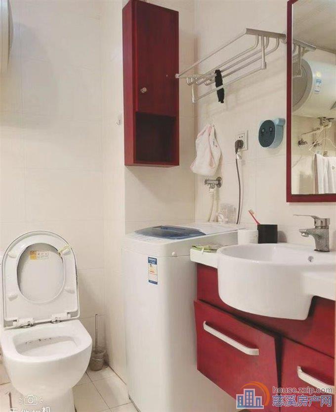 和润公寓61平精装楼层佳80万满2年