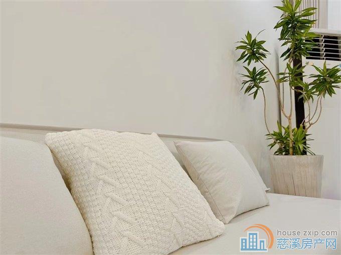 珑玥府112平精装3室2厅4000元/月