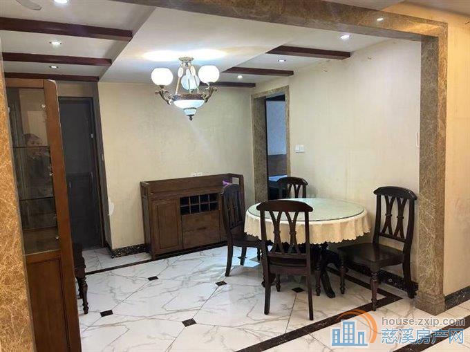 金色港湾130平三室两厅两卫精装可读书