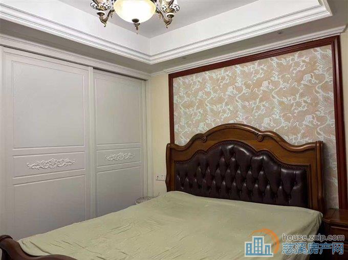 出租金仕华庭3200元，自住房