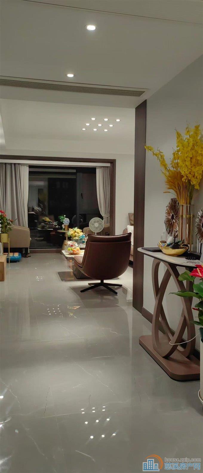 阅江府133平精装修拎包入住