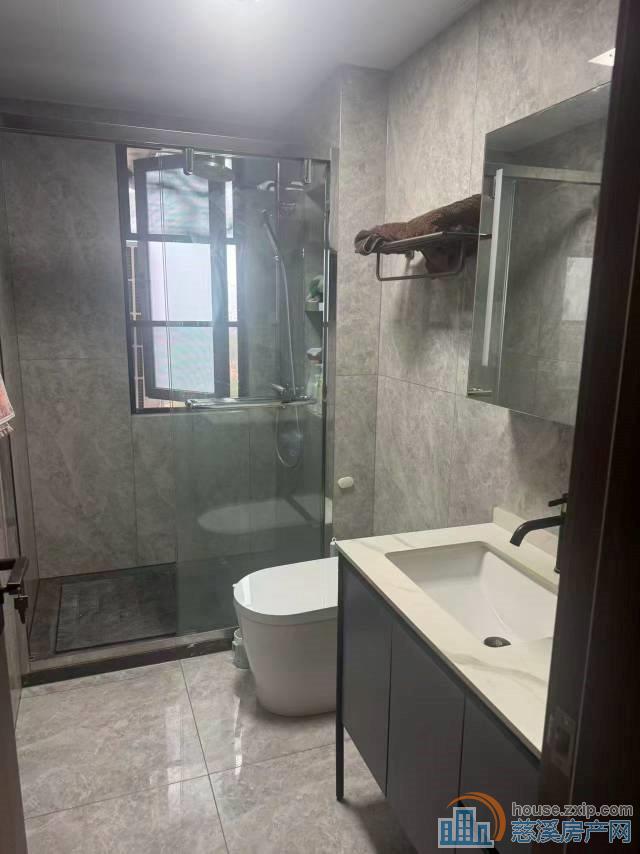 泊江府3室豪装地暖中央空调带车位首次