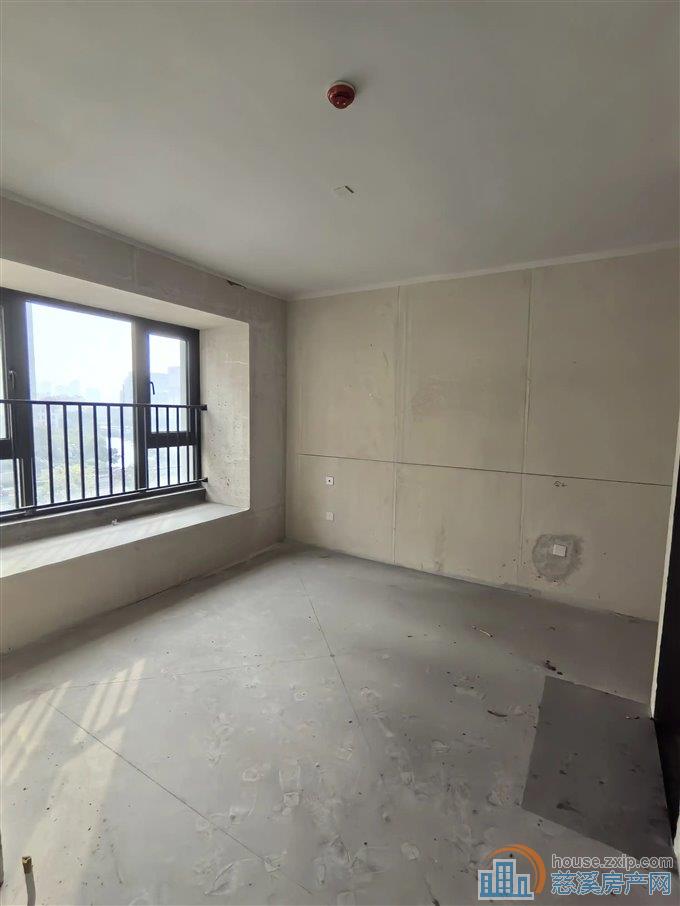 江樾潮启 毛坯131平方178万带车位