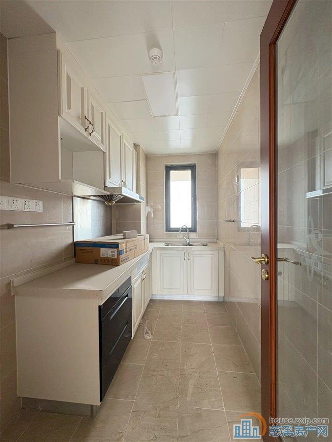 余姚恒大河悦府   满2年 统一精装