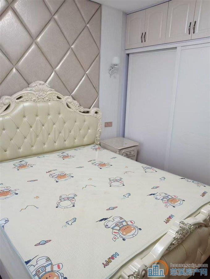 嘉景园电梯房2室精装带一个车位直接钥匙在