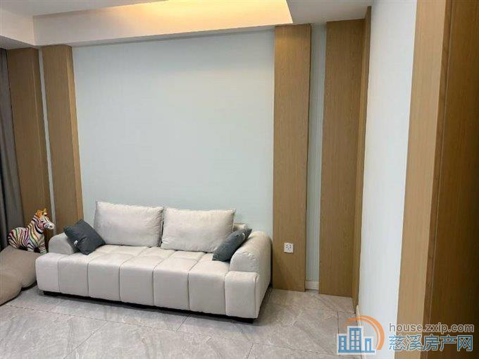 鸣北小区 两室3200包物业