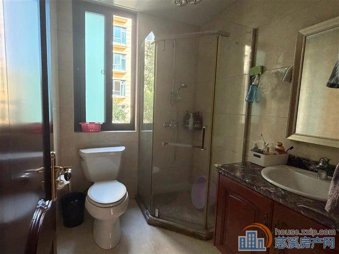 金色港湾小区   6层洋房