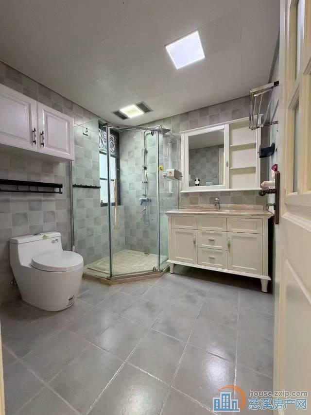 金仕华庭124平精装185万字母车位另算