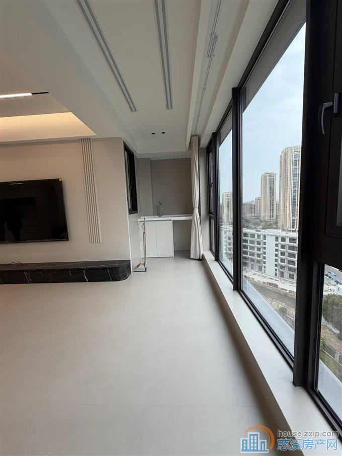 水映天成，161平方，全新装修