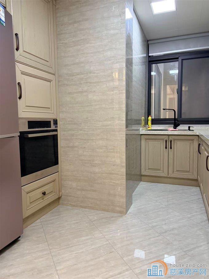 复地二期98平精装未住二室125万