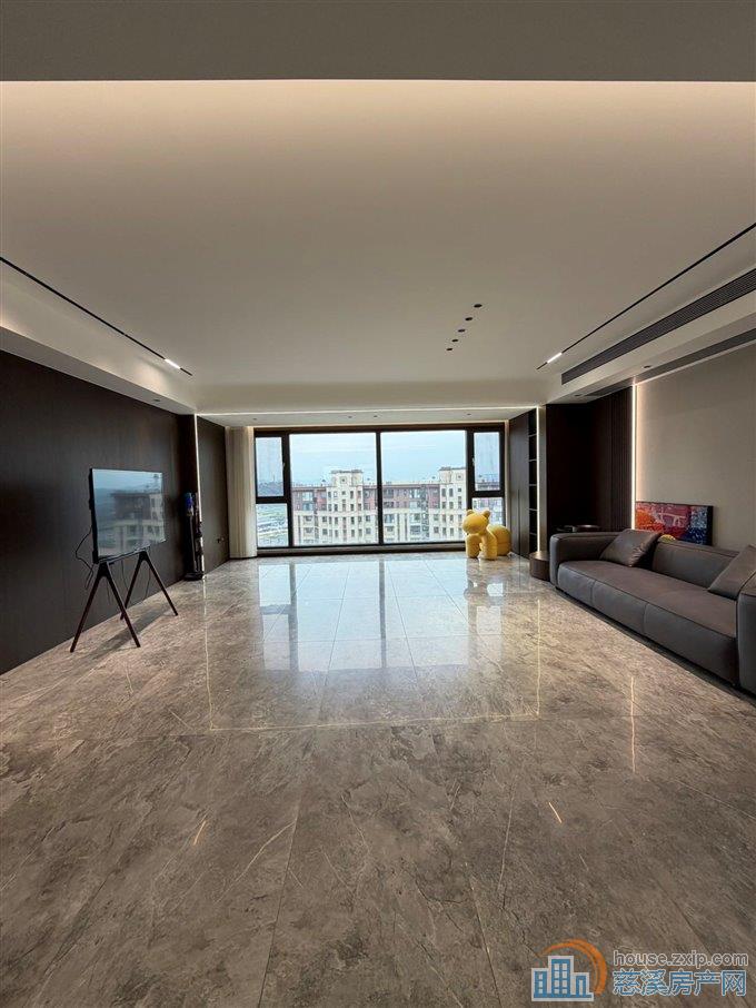 青樾府 168平210万 精装送车位