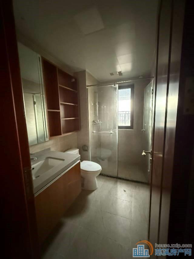 恒大河悦府一期92平精装三室楼层好满2年