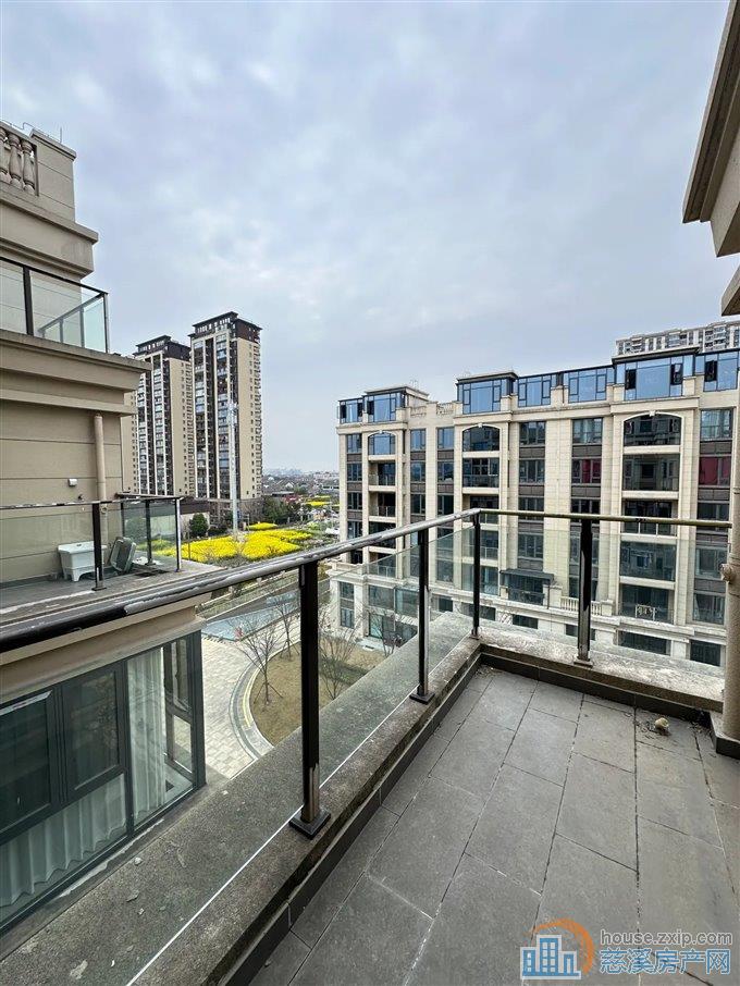 恒大河悦府126平120万精装修