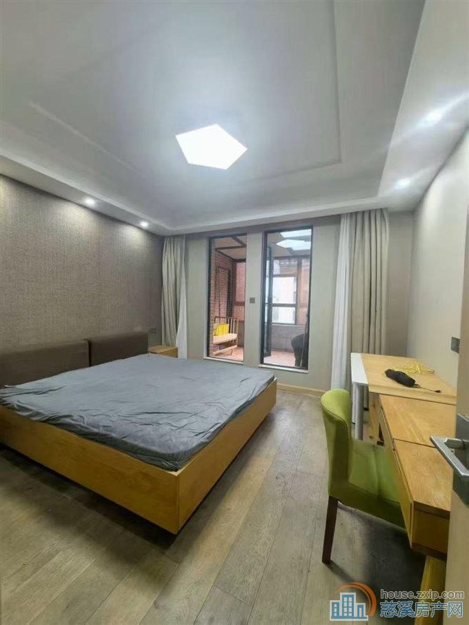 界牌新村洋房 4楼带阁楼 带车位