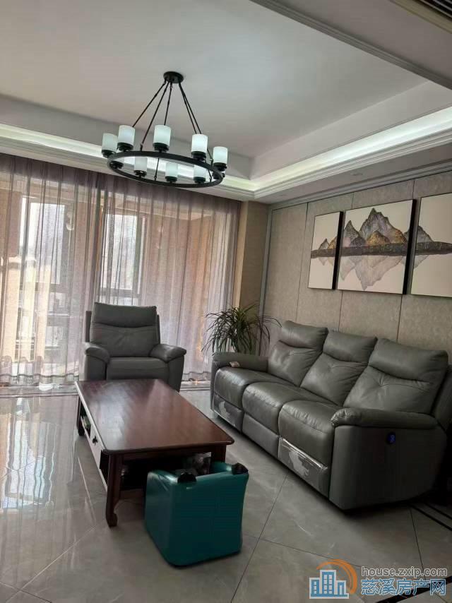 新潮塘南苑好楼层四间朝南车位储藏间精装