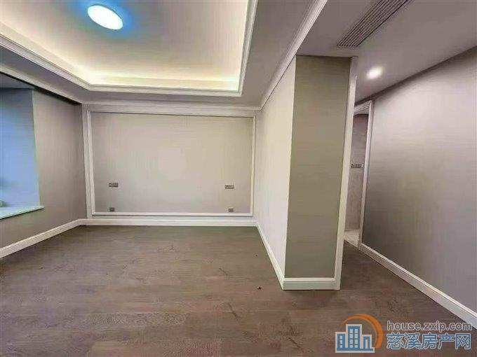 中海湖心半岛143平统一精装328万