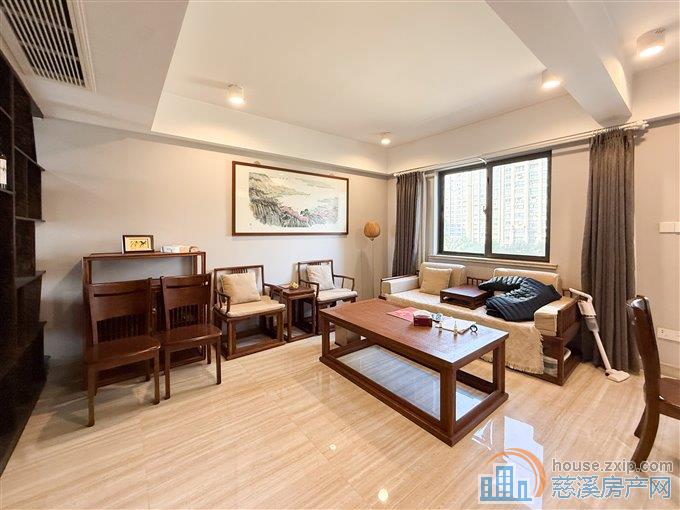 白金湾144平138万自住精装修