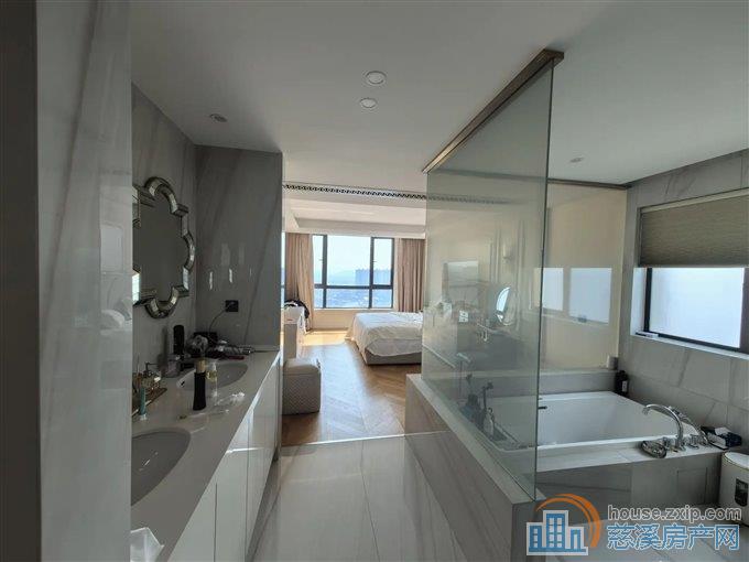 保利天悦湾 豪装220平266万楼.王位