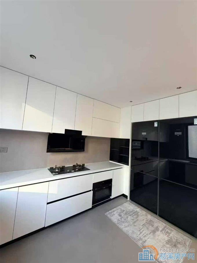 泊蔚里200平豪装从未入住350万好楼层