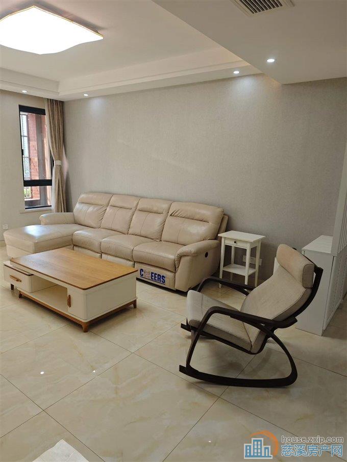 枫华富地126平精装三室二厅二卫168万