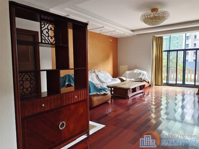 东方明珠1复2叠墅252平4室5500元直