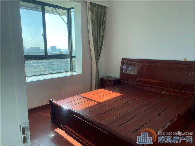 人和家园2室2厅精装首租2000/月直接