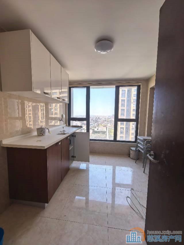 首次出租金地鸿悦138平3室2厅2卫精装