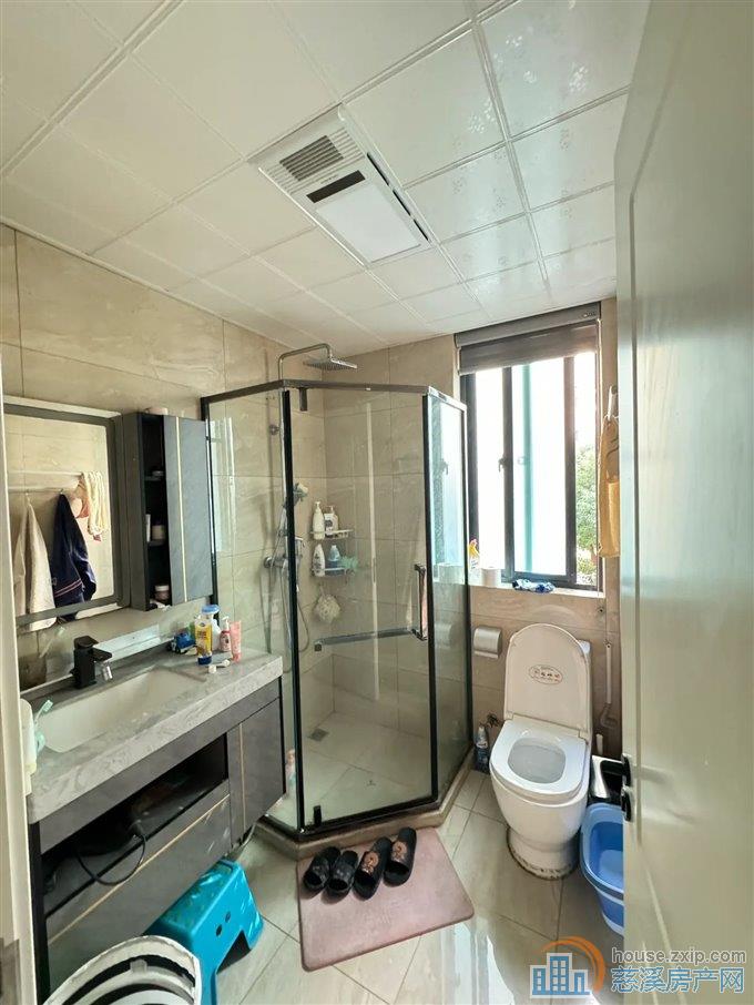 金色港湾小区 电梯洋房 精装 带车位